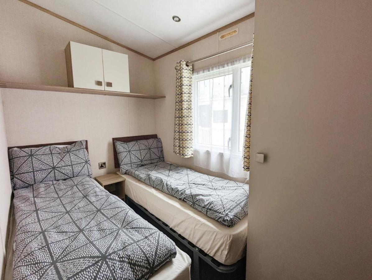 הוילה סירנססטר Caravan In The Cotswolds מראה חיצוני תמונה